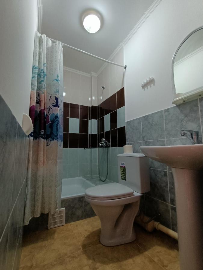 Мини-Отель В Центре Сухума - Аиааира Szuhumi Kültér fotó